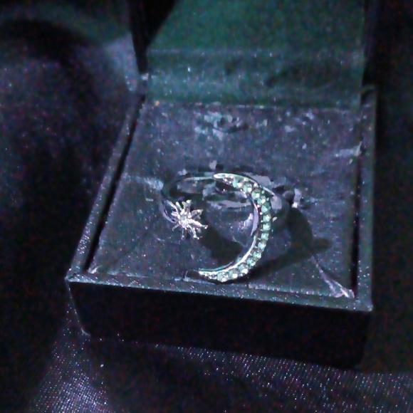 Fashion Ring - Picture 3 of 4